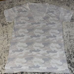 American Eagle V-neck White Camo T-Shirt